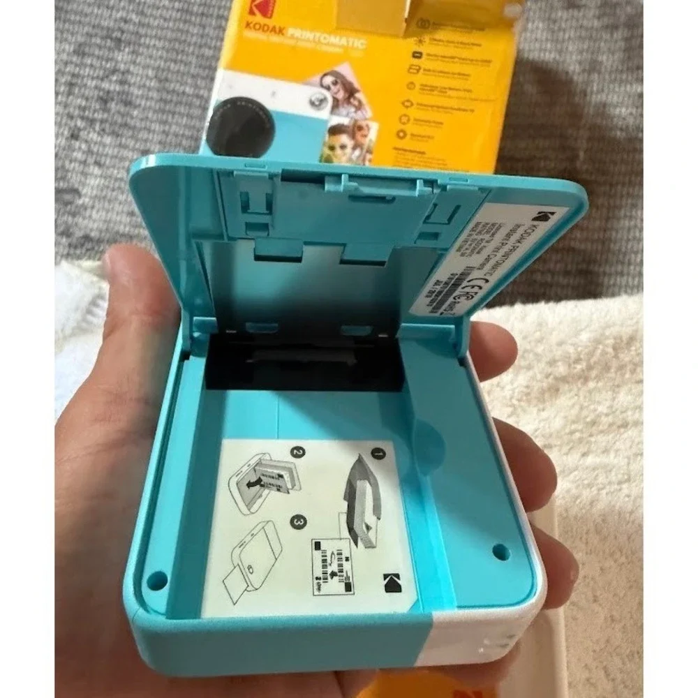Kodak Printomatic Digital Instant Print Camera Blue 10MP ZINK RODOMATICBL